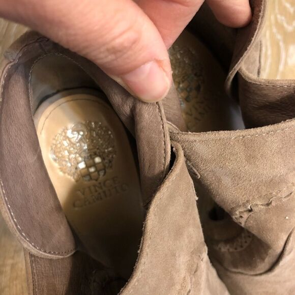 Vince Camuto Conley Buckle tan suede leather peep toe booties sandals heels-8.5M - Picture 11 of 16